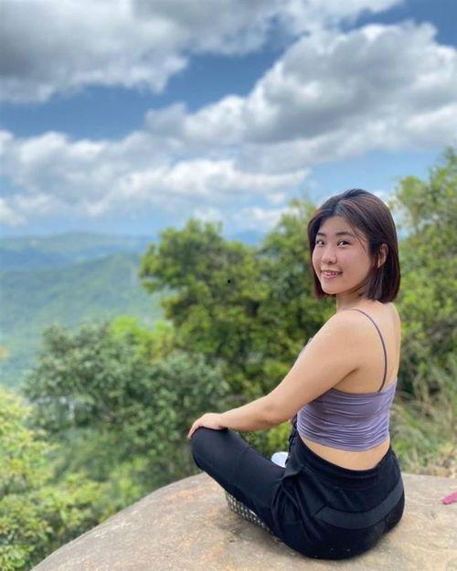 发登山照的女网红照片,探寻网红的登山风采