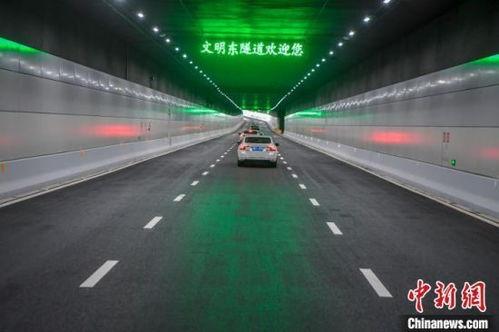 海口网红隧道多少米宽,宽敞达20米，畅享视觉盛宴