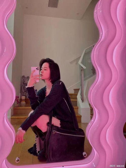 对镜拍网红背景,捕捉流行光影背后的时尚潮流