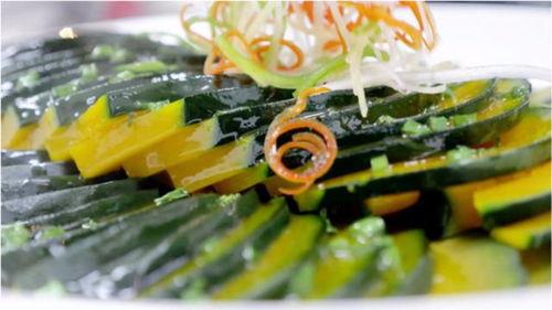 安徽男子吃瓜,瓜中竟藏有神秘之物！