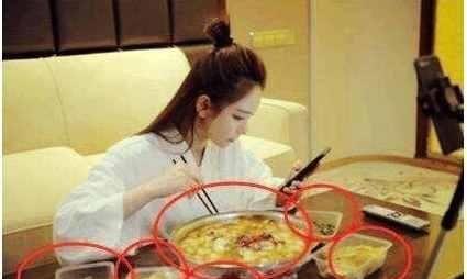 明星找老乡吃饭视频,温馨互动展现家乡情怀