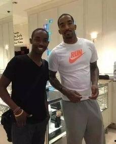 明星露肌肉视频,肌肉闪耀！明星健身视频大揭秘