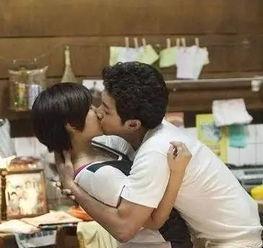 明星舌吻伸舌头动图,舌吻伸舌动图揭秘浪漫瞬间