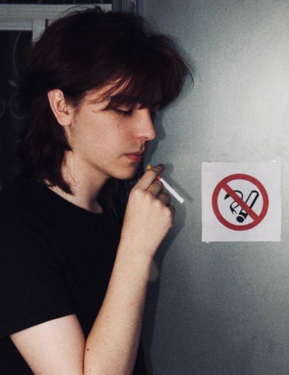 qq网红帅哥,揭秘QQ网红帅哥的魅力之旅