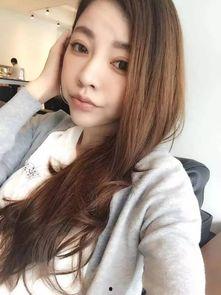 36岁网红和女儿照片,母女情深画面引网友热议