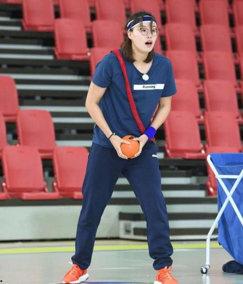 运动明星装扮老人,老态龙钟下的风采再现