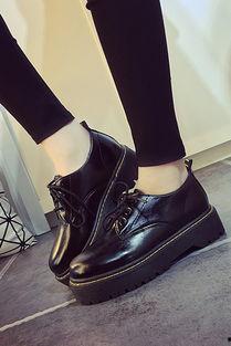 网红马丁鞋女装夏天图片,网红马丁鞋女装，街头时尚必备单品