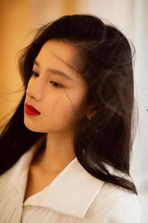 娱乐吃瓜张婧仪图片